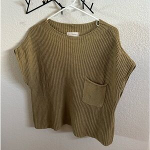 By Together Green short sleeve sweater with pocket